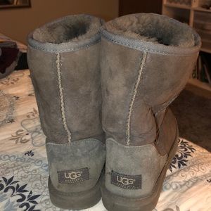 Size 9, gray UGGs